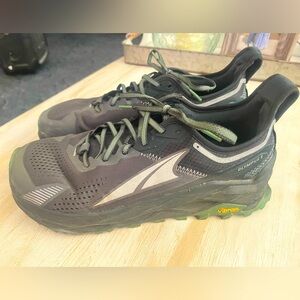💖💖Altra Olympus 5 Men’s Shoes size 11💖💖